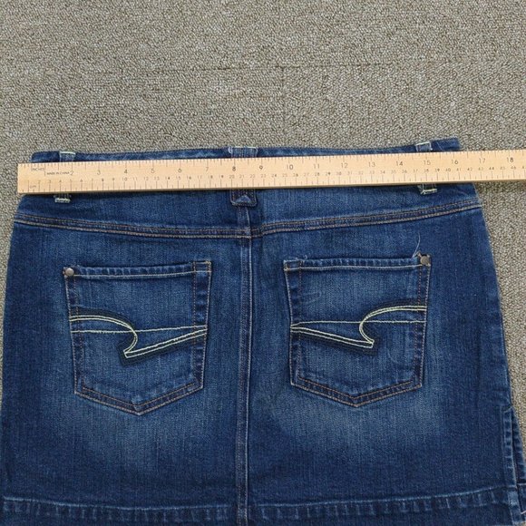 ✨ American Eagle Jean Skirt Womens 8 Blue Cotton Denim Stretch Button Pockets ✨ - Picture 8 of 8